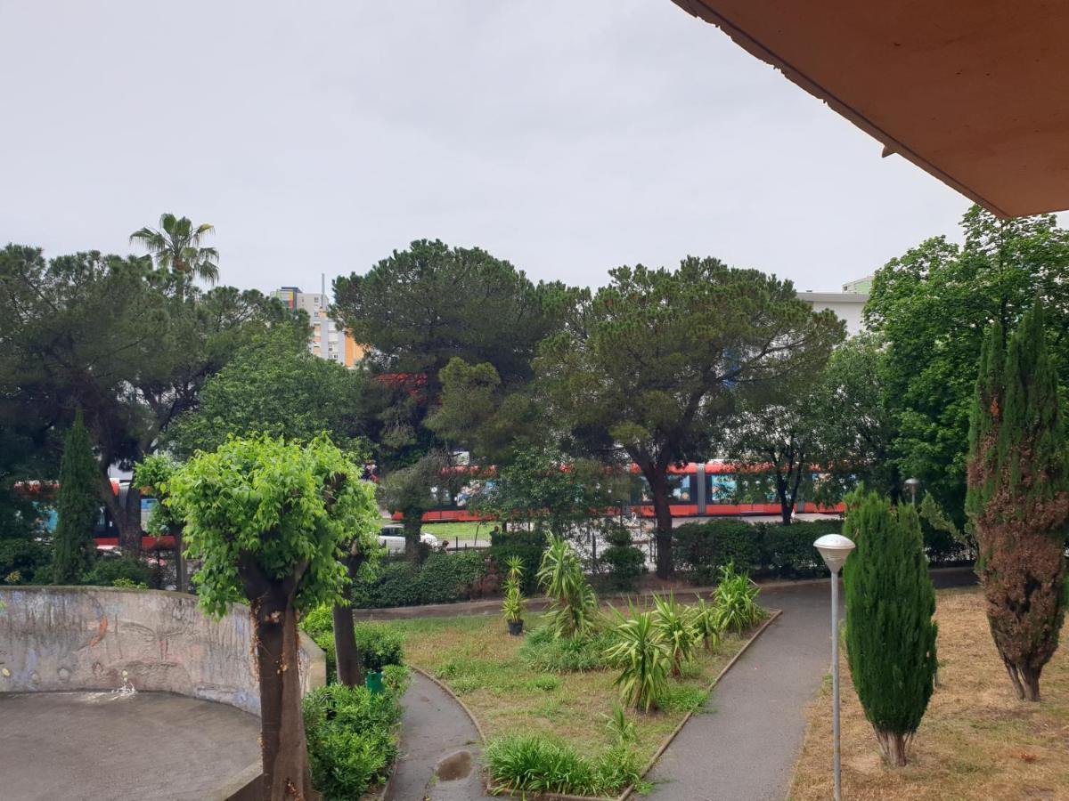 Appartements Renove 2023 Proche Aeroport 5Min, Gare Sncf 2 Min, Tramway Au Pied De L'Immeuble , Parking Possible, Renovated Apartments 2023 Near The Airport 5 Min, Train Station 2 Min, Tram Next To The Building 1 Min, Parking Possible Nice Exterior photo