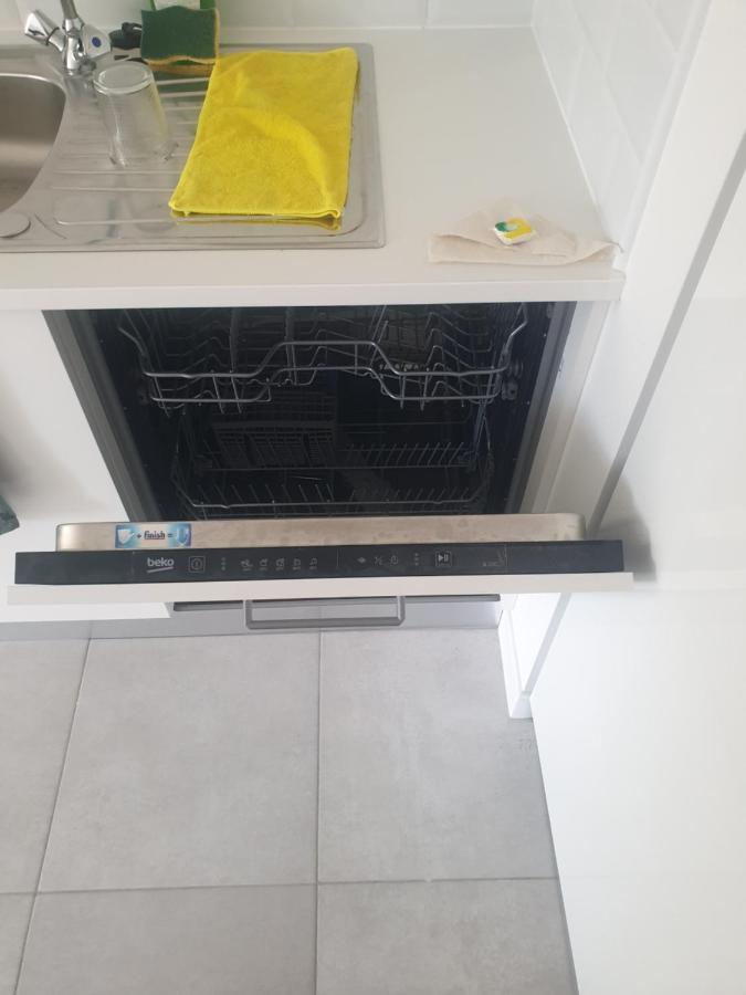 Appartements Renove 2023 Proche Aeroport 5Min, Gare Sncf 2 Min, Tramway Au Pied De L'Immeuble , Parking Possible, Renovated Apartments 2023 Near The Airport 5 Min, Train Station 2 Min, Tram Next To The Building 1 Min, Parking Possible Nice Exterior photo