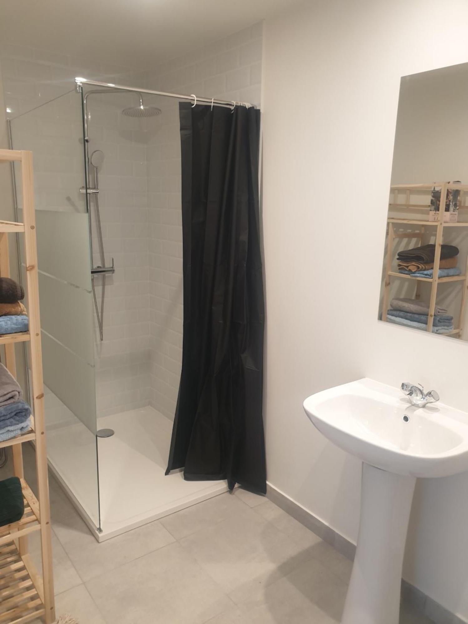 Appartements Renove 2023 Proche Aeroport 5Min, Gare Sncf 2 Min, Tramway Au Pied De L'Immeuble , Parking Possible, Renovated Apartments 2023 Near The Airport 5 Min, Train Station 2 Min, Tram Next To The Building 1 Min, Parking Possible Nice Room photo